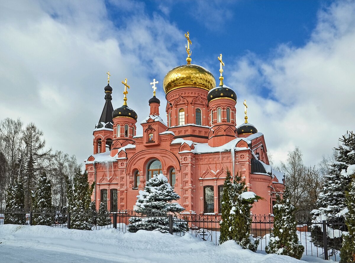 Храм Пророка Божия Илии в Изварино Храмы Одигитриевского благочиния.